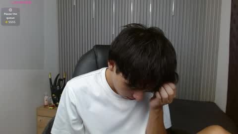 Snapshot of stiwentwink chatting on April 9, 1:16 pm Stiwen online show from April 9, 1:16 pm