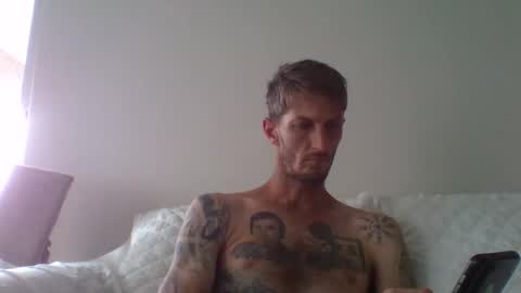 Snapshot of stix35 chatting on February 14, 9:50 am stix35 online show from February 14, 9:50 am