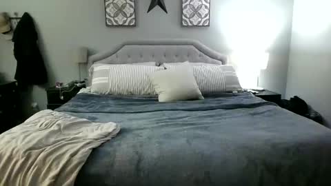 thesetwo22 online show from November 28, 9:34 am