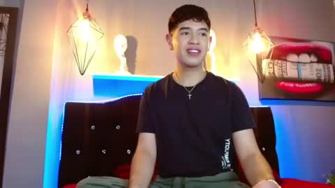 Axel online show from June 11, 8:07 pm
