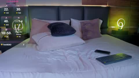 Stone Lee  online show from September 14, 7:18 am