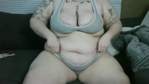 Snapshot of stonedbbw01 chatting on February 23, 7:50 am stonedbbw01 online show from February 23, 7:50 am