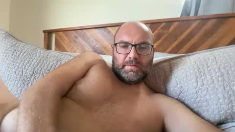 stoney8inches online show from April 15, 10:10 pm