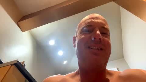 Stoodley22 online show from November 26, 5:41 am