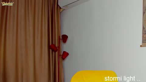 Snapshot of stormi_light chatting on October 15, 7:25 pm Stormi online show from October 15, 7:25 pm