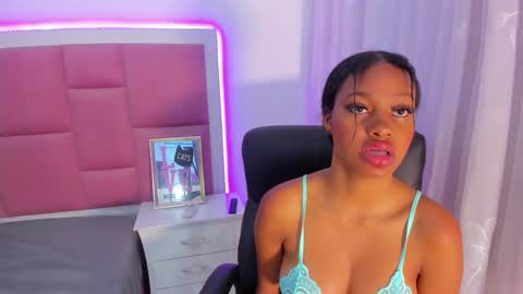 Sweety Stormi  online show from December 5, 1:38 pm