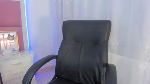 Sweety Stormi  online show from December 13, 4:38 pm