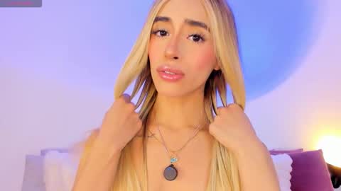 Snapshot of stormirusso chatting on February 26, 12:31 am Mar online show from February 26, 12:31 am