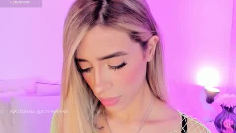 Snapshot of stormirusso chatting on March 28, 3:17 am Mar online show from March 28, 3:17 am