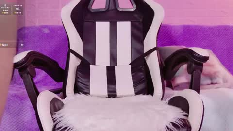 stormy_jhonson9 online show from July 28, 9:14 pm