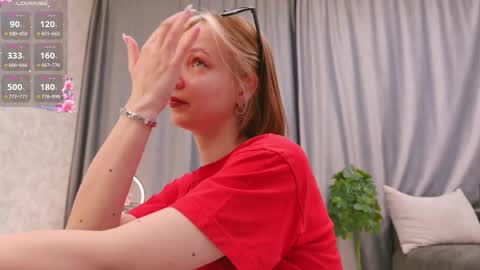 Luna online show from February 10, 1:26 pm