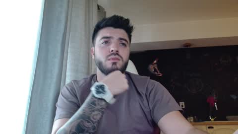 Snapshot of stoulmeu chatting on December 16, 12:27 pm Jack online show from December 16, 12:27 pm