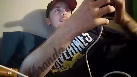 Snapshot of str33twyz3 chatting on October 10, 4:33 am Streetwyze online show from October 10, 4:33 am
