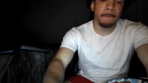 Snapshot of str8dj chatting on February 4, 5:46 am Dj online show from February 4, 5:46 am