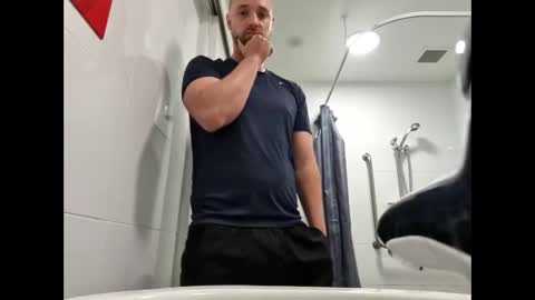 str8feet33 online show from December 22, 3:25 am