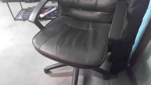 Snapshot of str8shooter11 chatting on February 6, 12:16 pm str8shooter11 online show from February 6, 12:16 pm