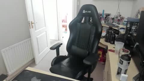 str8slut4use online show from October 13, 10:37 am