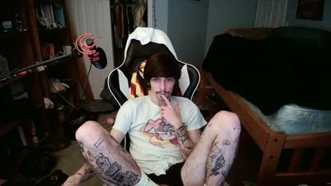 str8whiteboy21 online show from February 19, 6:44 am