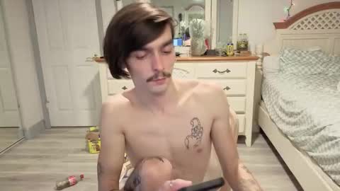 Snapshot of str8whiteboy21 chatting on December 2, 6:30 am str8whiteboy21 online show from December 2, 6:30 am