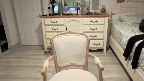 Snapshot of str8whiteboy21 chatting on December 2, 9:21 pm str8whiteboy21 online show from December 2, 9:21 pm