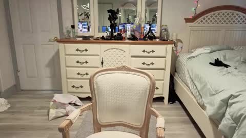 Snapshot of str8whiteboy21 chatting on December 13, 8:14 pm str8whiteboy21 online show from December 13, 8:14 pm