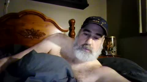 Snapshot of straightbear4you chatting on September 19, 8:27 am Straightbear4you online show from September 19, 8:27 am