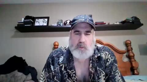 Snapshot of straightbear4you chatting on September 20, 1:17 am Straightbear4you online show from September 20, 1:17 am