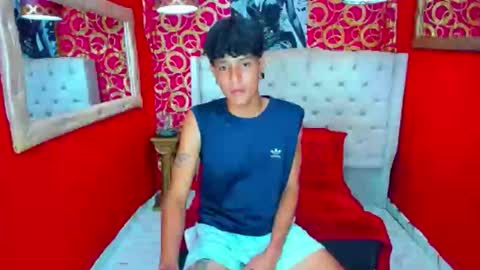 Snapshot of straightyounpein chatting on April 14, 5:02 am straightyounpein online show from April 14, 5:02 am