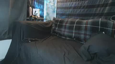 straitpipermann22 online show from November 11, 7:03 pm