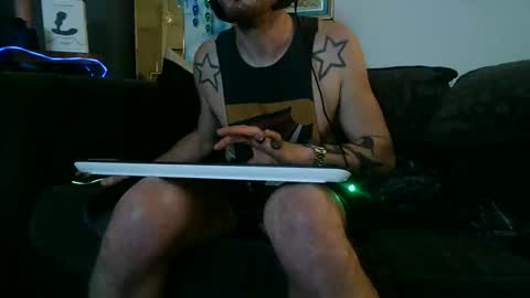 straitpipermann22 online show from December 16, 2:33 pm