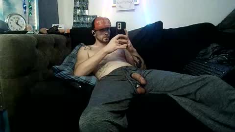 straitpipermann22 online show from March 27, 9:03 pm