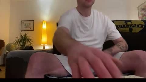 Snapshot of strammer_willi chatting on February 28, 7:48 pm strammer_willi online show from February 28, 7:48 pm