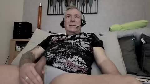 Stranger online show from April 27, 9:02 pm