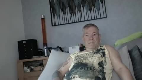 Stranger online show from May 21, 6:09 am
