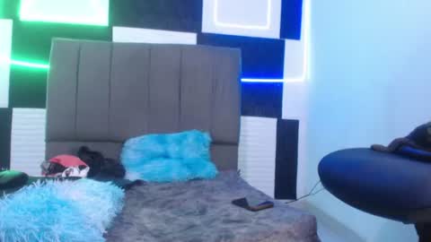 strap_420 online show from July 22, 11:51 pm