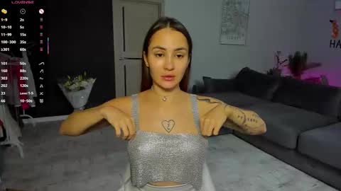 Laura online show from October 13, 3:39 am