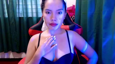 Snapshot of strawberry_ei chatting on April 13, 4:07 am just call me baby online show from April 13, 4:07 am