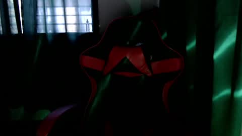 Snapshot of strawberry_ei chatting on April 14, 5:24 am just call me baby online show from April 14, 5:24 am