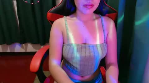 Snapshot of strawberry_ei chatting on April 18, 7:01 am just call me baby online show from April 18, 7:01 am