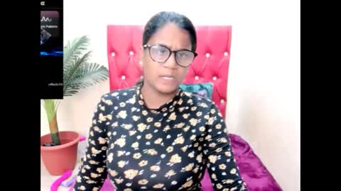 Snapshot of strawberry_lipz chatting on September 24, 5:00 am strawberry_lipz online show from September 24, 5:00 am