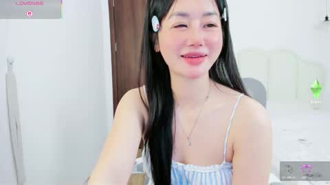 strawberry_loveee online show from February 13, 5:03 am