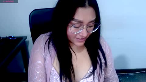 Snapshot of strawlux chatting on March 20, 5:12 am strawlux online show from March 20, 5:12 am