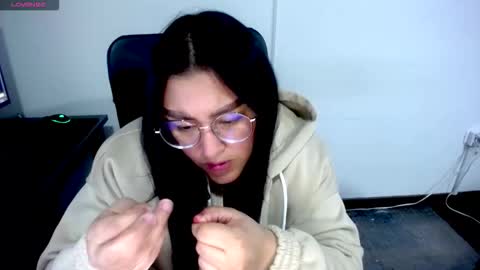 Snapshot of strawlux chatting on March 21, 9:03 am strawlux online show from March 21, 9:03 am