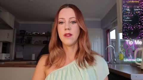 Snapshot of stripmequick chatting on November 12, 10:26 am Amorina online show from November 12, 10:26 am