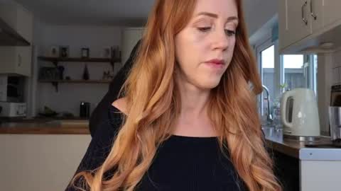 Snapshot of stripmequick chatting on June 11, 9:29 am Amorina online show from June 11, 9:29 am