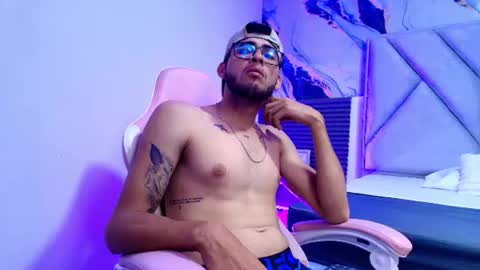 Snapshot of stron_dominant chatting on June 10, 12:26 pm Javier online show from June 10, 12:26 pm