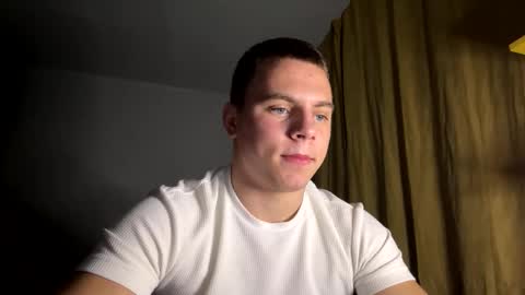 Snapshot of strong_baby chatting on October 25, 5:08 pm Strong Baby online show from October 25, 5:08 pm