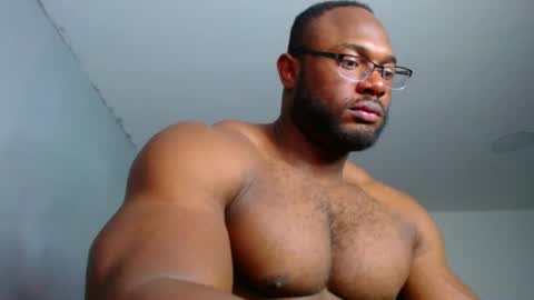 Snapshot of strong_george1 chatting on December 4, 3:26 am strong_george1 online show from December 4, 3:26 am