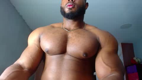 Snapshot of strong_george1 chatting on December 15, 2:05 am strong_george1 online show from December 15, 2:05 am