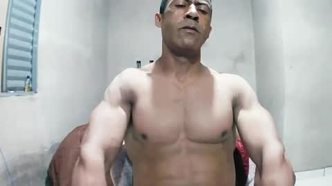 strongdaddyfantastic online show from June 25, 11:42 pm